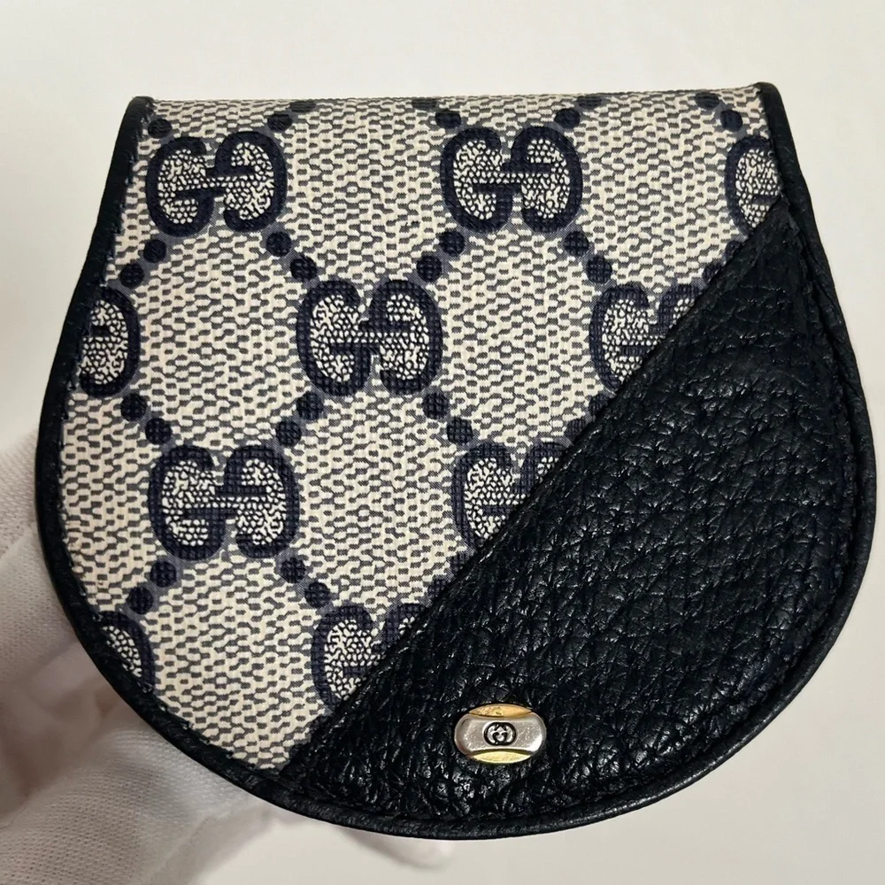 RARE Gucci Supreme Coin Holder Purse EUC Authenticity Guarantee